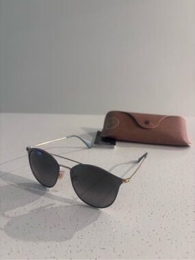 Ray-Ban Unisex Gold and Gray Frame Sunglasses